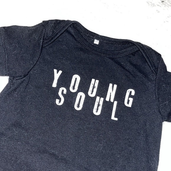 (3 for $10) mini hero’s bodysuit - Picture 2 of 3